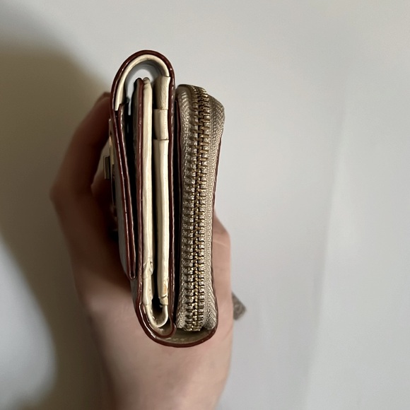 Kate Spade Wallet ♠️ - Picture 7 of 10